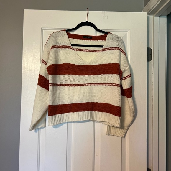 Shein medium fall v neck striped sweater acrylic EUC cream orange - Picture 3 of 7